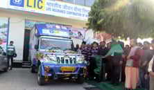 LIC contributes meal delivery vehicle